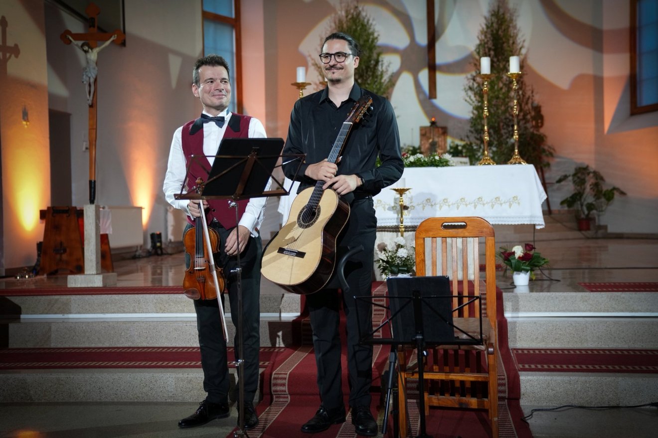Alexandru Tomescu és Dragoș Ilie tavaly, Gyimesbükkben &bullet;  Fotó: facebook/ Alexandru Tomescu