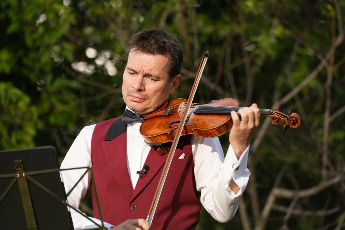 Alexandru Tomescu és a híres Stradivarius-hegedű &bullet;  Fotó: facebook/ Alexandru Tomescu