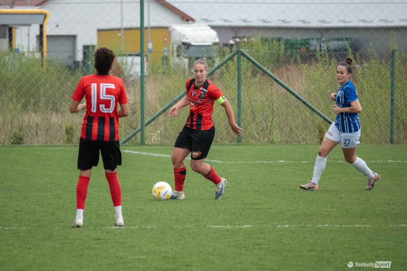 &bullet;  Fotó: Borbély Fanni