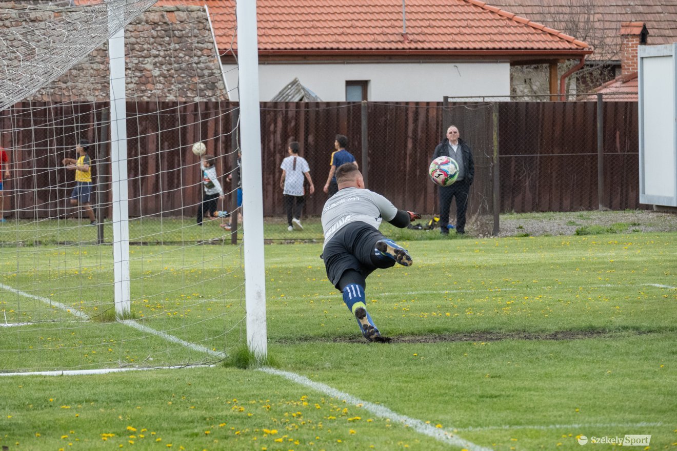 &bullet;  Fotó: Borbély Fanni