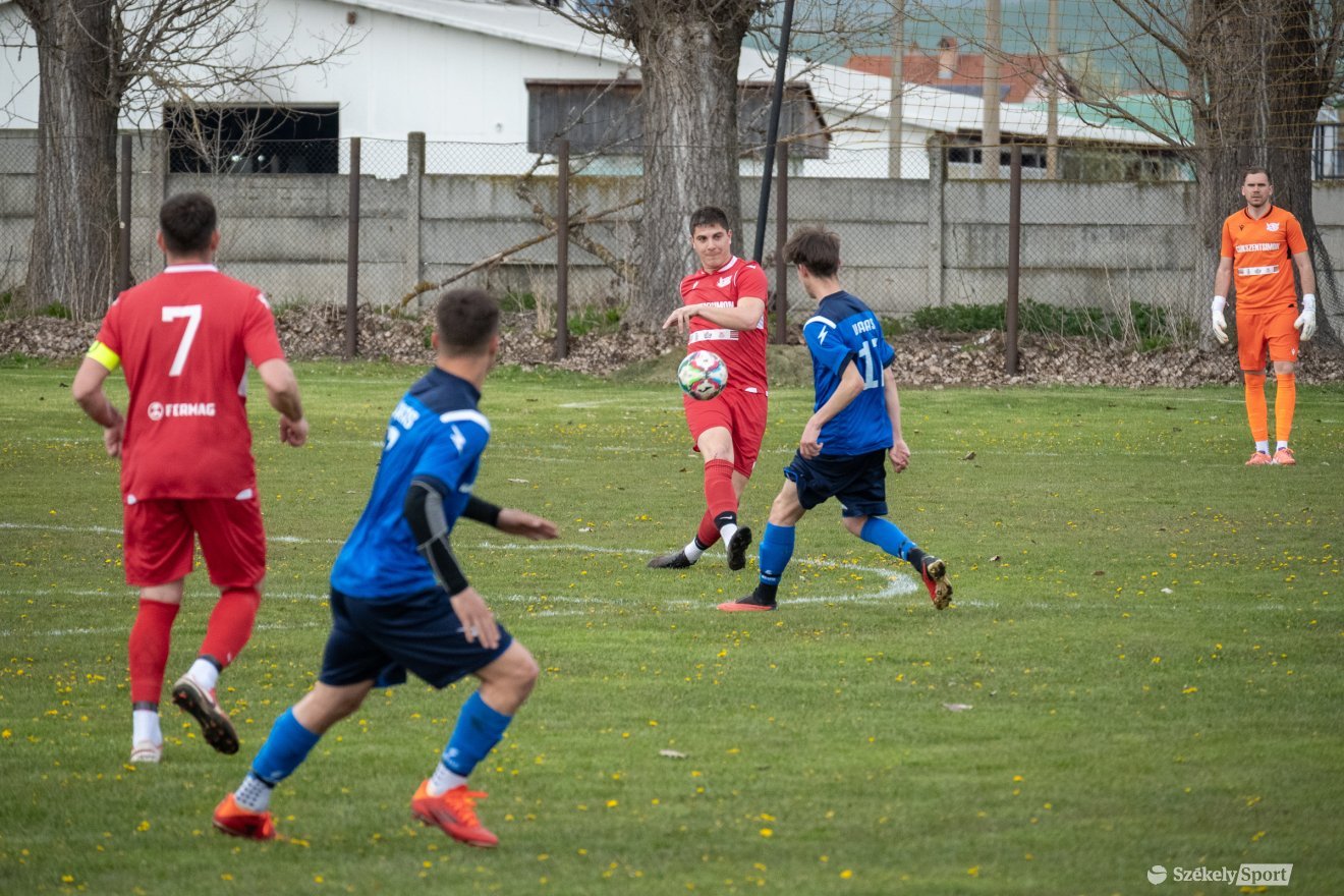 &bullet;  Fotó: Borbély Fanni