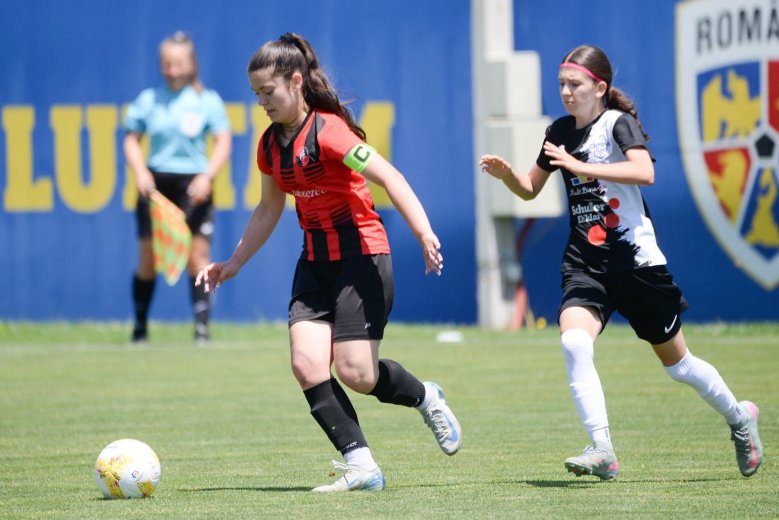 Hajszálra volt a bajnoki aranyéremtől az FK Csíkszereda U15-ös lánycsapata