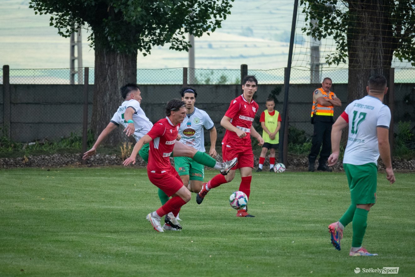 &bullet;  Fotó: Borbély Fanni