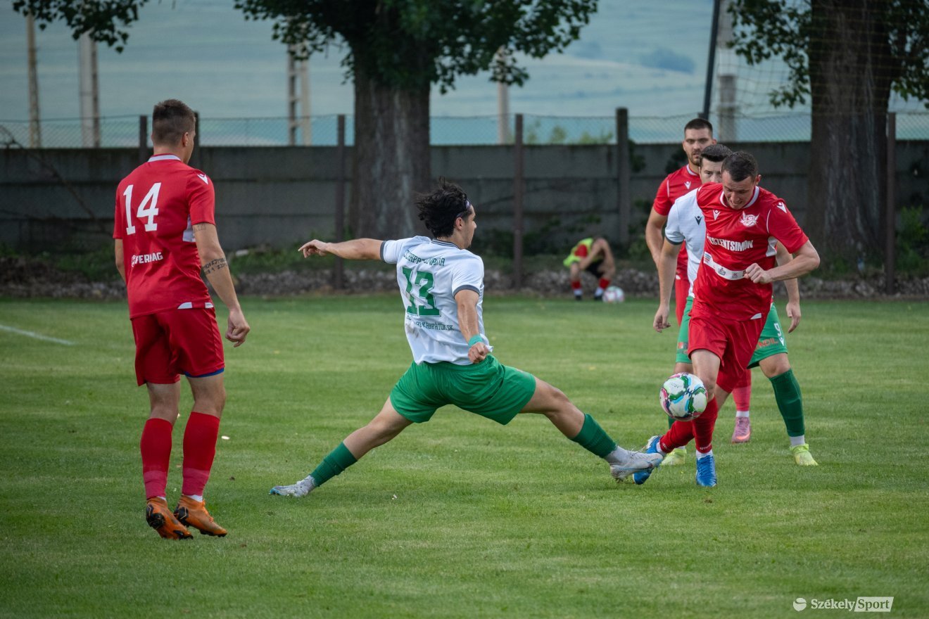&bullet;  Fotó: Borbély Fanni