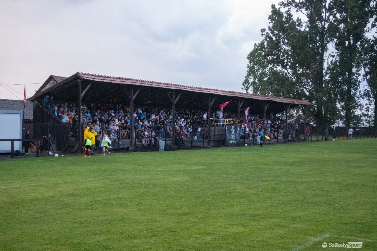 &bullet;  Fotó: Borbély Fanni