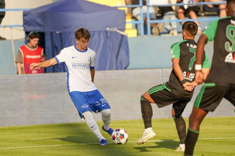 Kiütötte a címvédőt a Dinamo, félpályán túlról kapott gólt a Corvinul