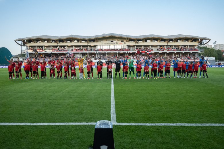 A stadionban kevesen, a tévék előtt a legtöbben követték az FK Csíkszereda–FCSB meccset