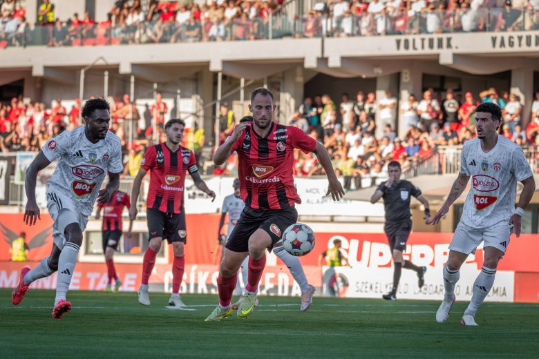 Döntetlenje és veresége már van hazai pályán, a Kolozsvári CFR ellen a győzelmet is megszerezné az FK Csíkszereda