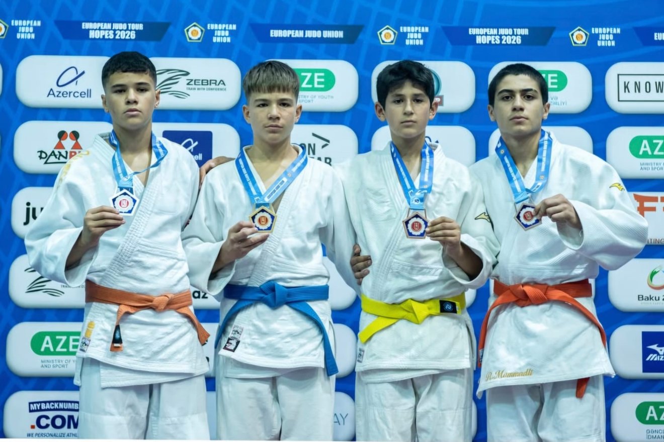 Erőss Dániel (balról a második) megnyerte a 60 kg-osok versenyét &bullet;  Fotó: Csíkszeredai ISK