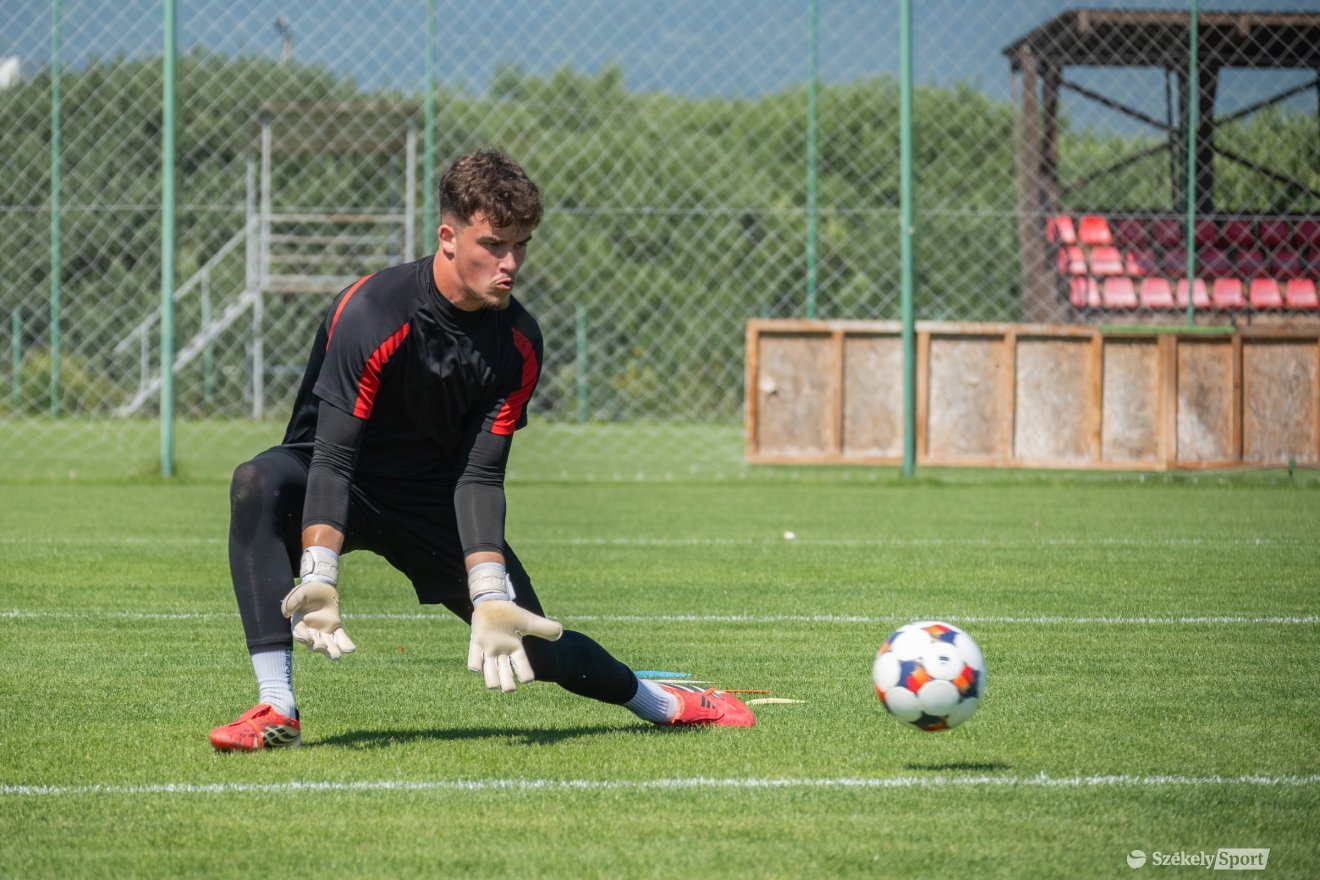 Simon Máté felkeltette a CSA Steaua érdeklődését 