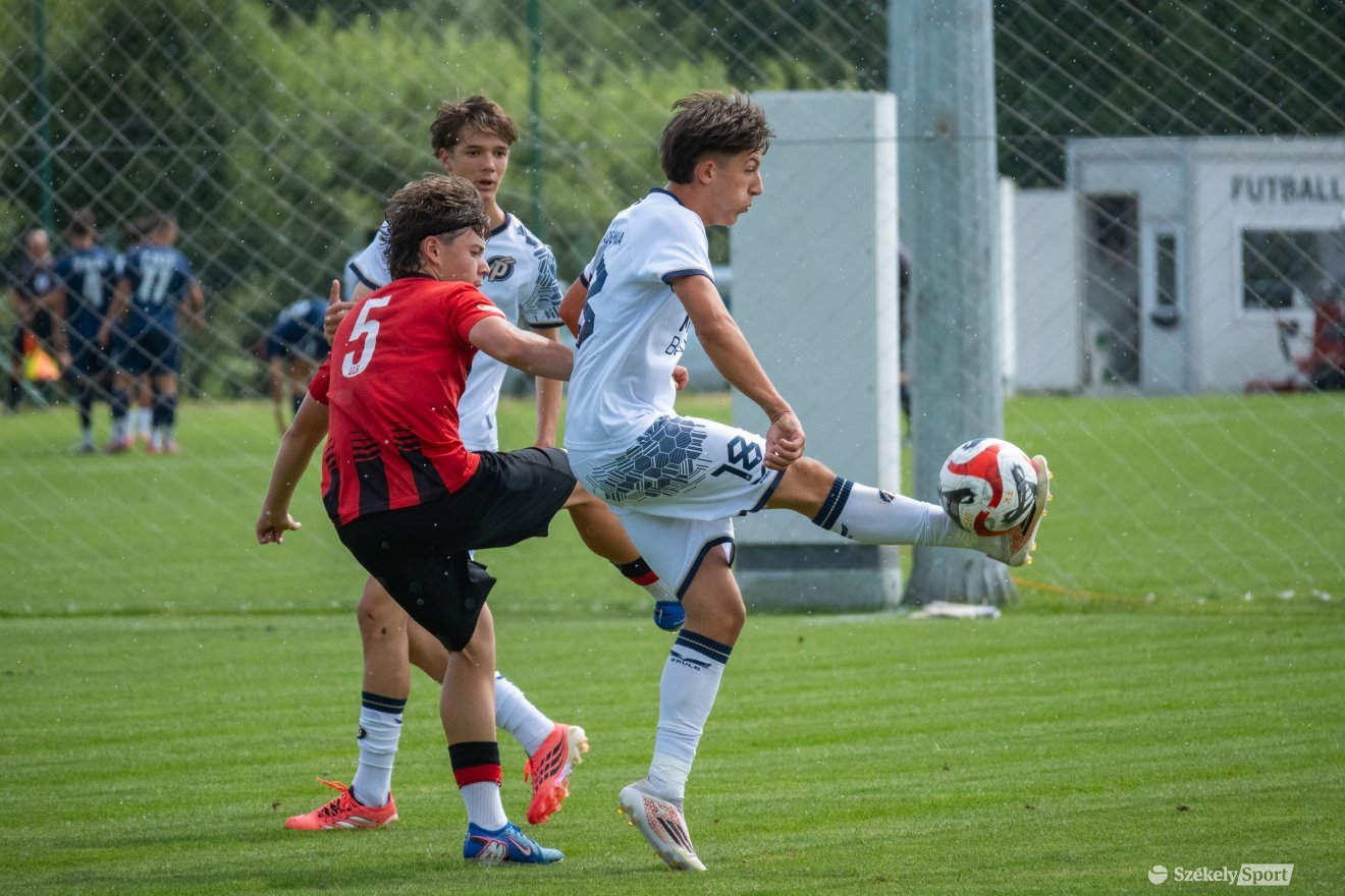 &bullet;  Fotó: Borbély Fanni