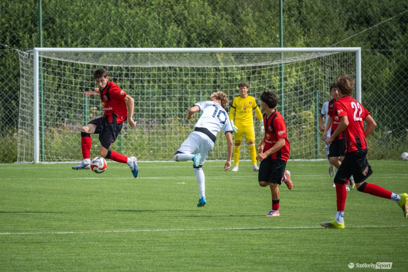 &bullet;  Fotó: Borbély Fanni