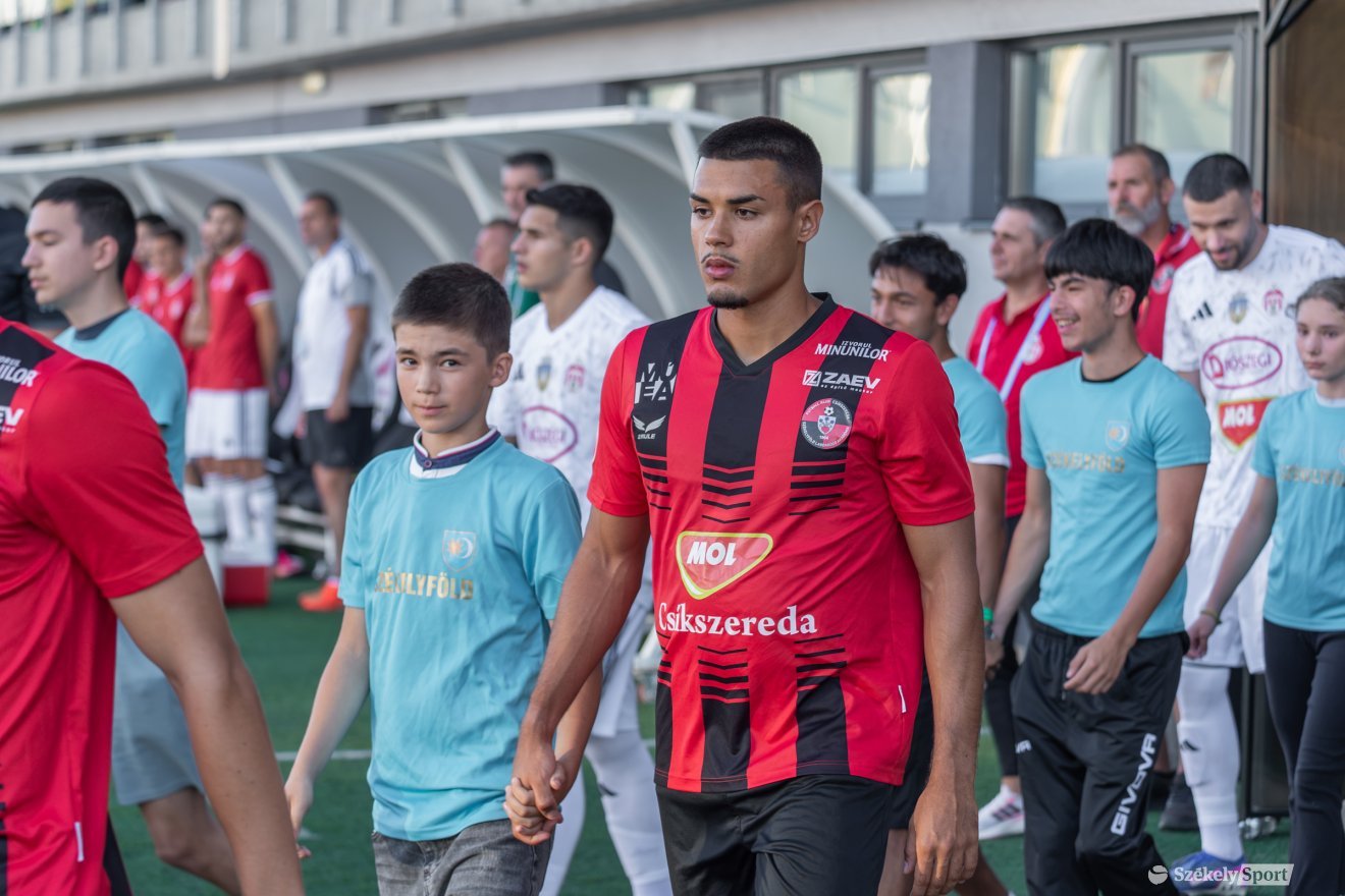 &bullet;  Fotó: Pinti Attila