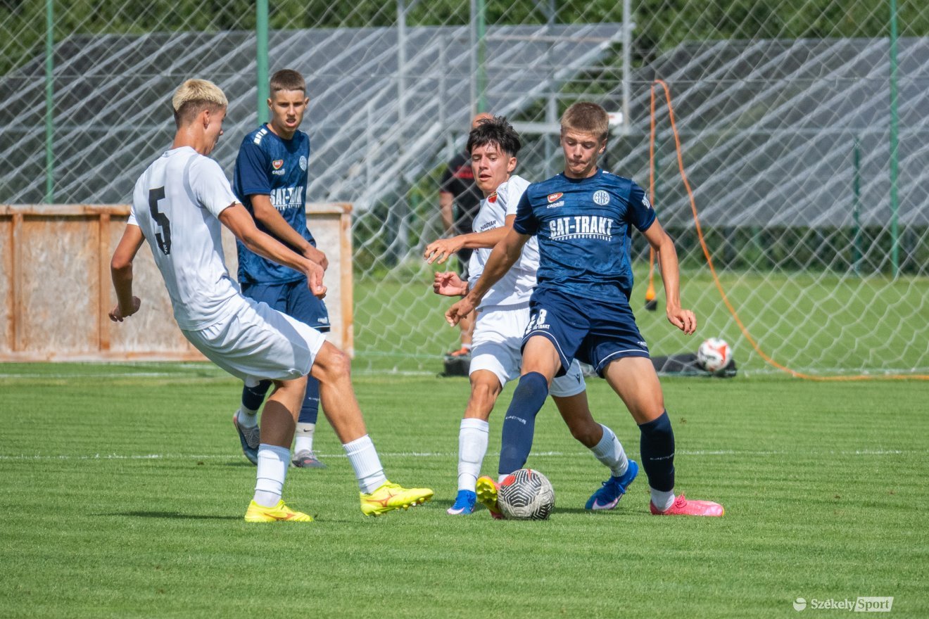 &bullet;  Fotó: Borbély Fanni