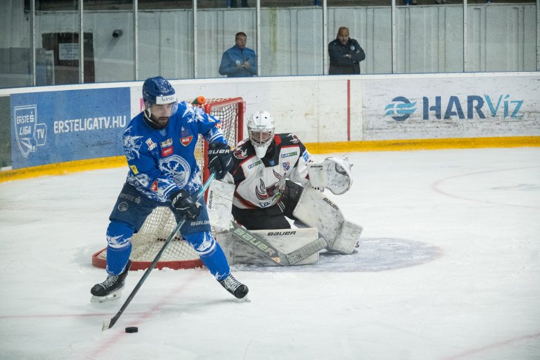 Az Acélbikákat is kétvállra fektette, sorozatban harmadszor nyert otthon a Sportklub