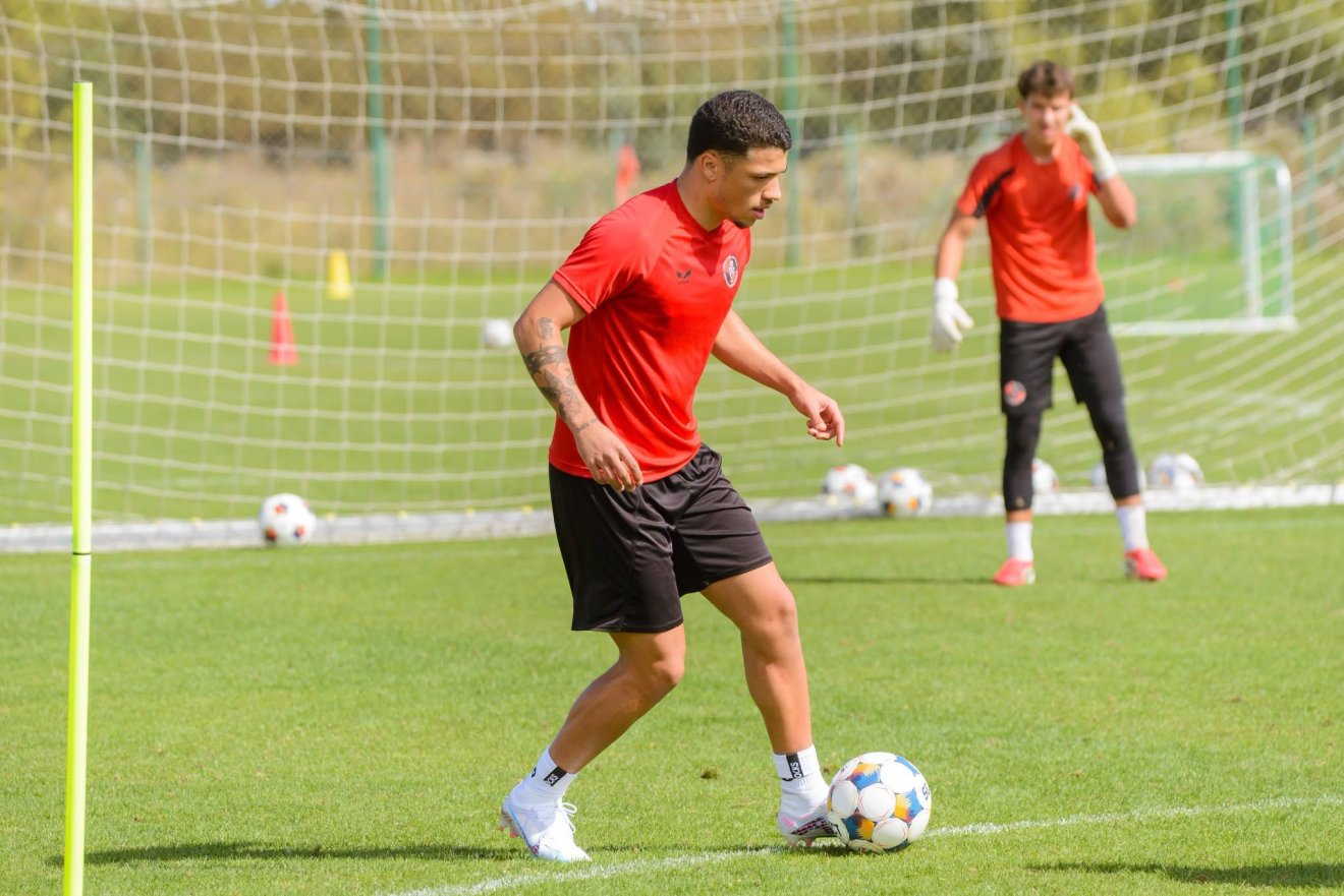 Gabriel Araújo Lima brazilos lendületet hozott a keretbe &bullet;  Fotó: Facebook/FK Csíkszereda