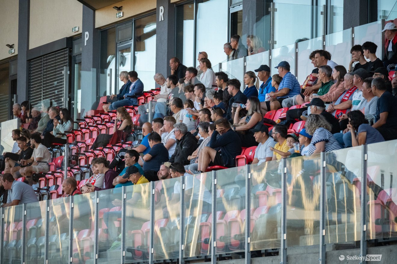 &bullet;  Fotó: Borbély Fanni