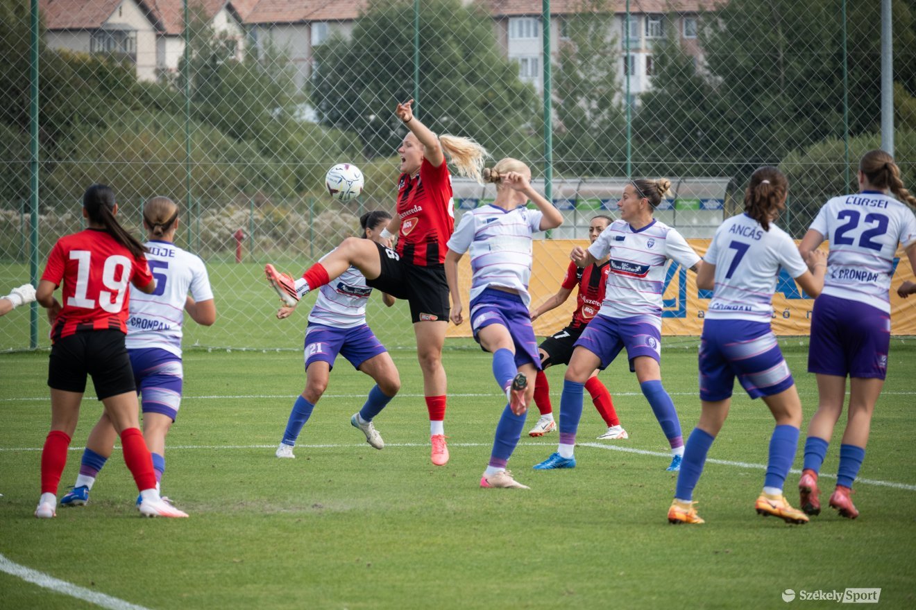 &bullet;  Fotó: Borbély Fanni