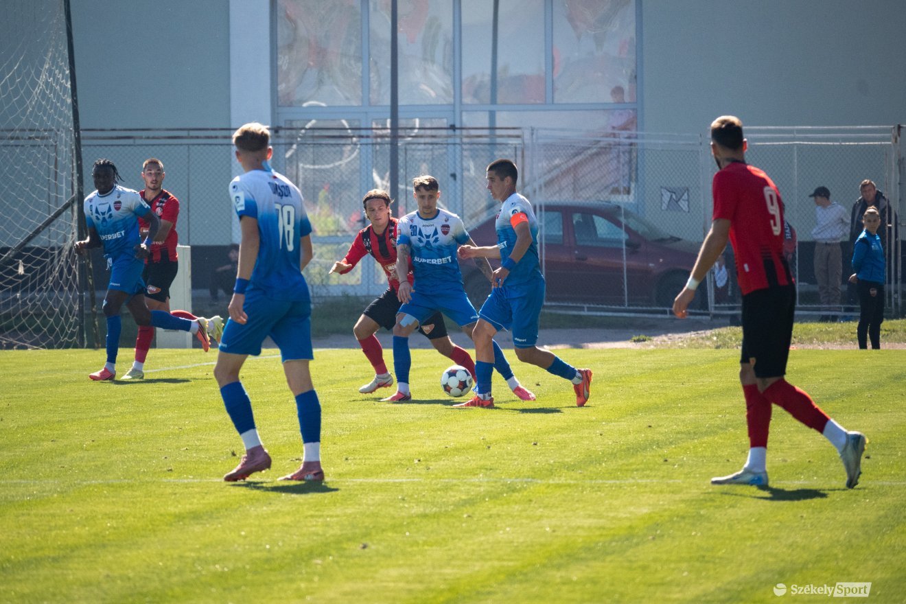 &bullet;  Fotó: Borbély Fanni