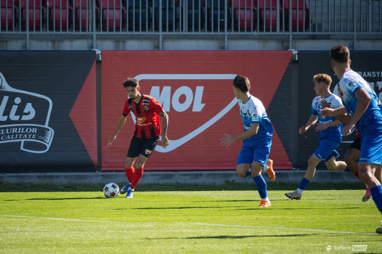 &bullet;  Fotó: Borbély Fanni