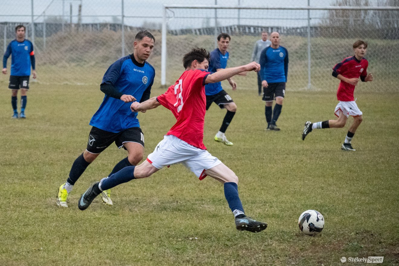 &bullet;  Fotó: Borbély Fanni