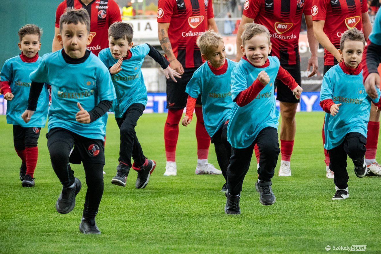 &bullet;  Fotó: Borbély Fanni