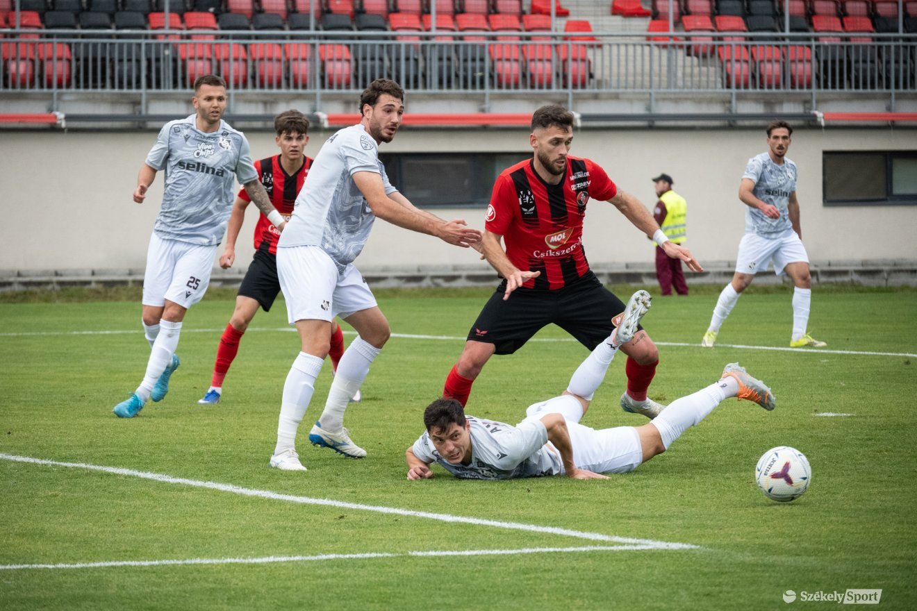 &bullet;  Fotó: Borbély Fanni