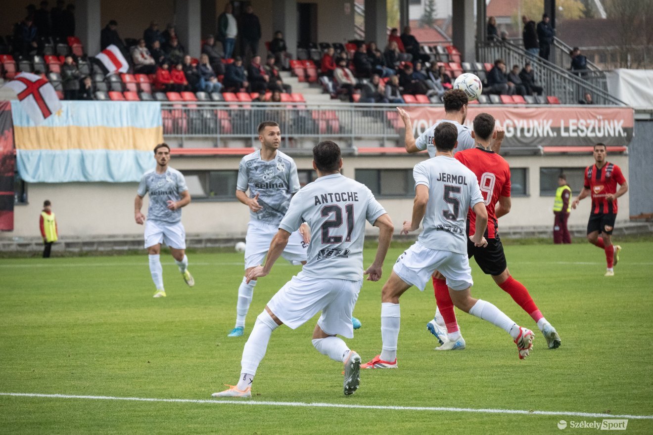 &bullet;  Fotó: Borbély Fanni