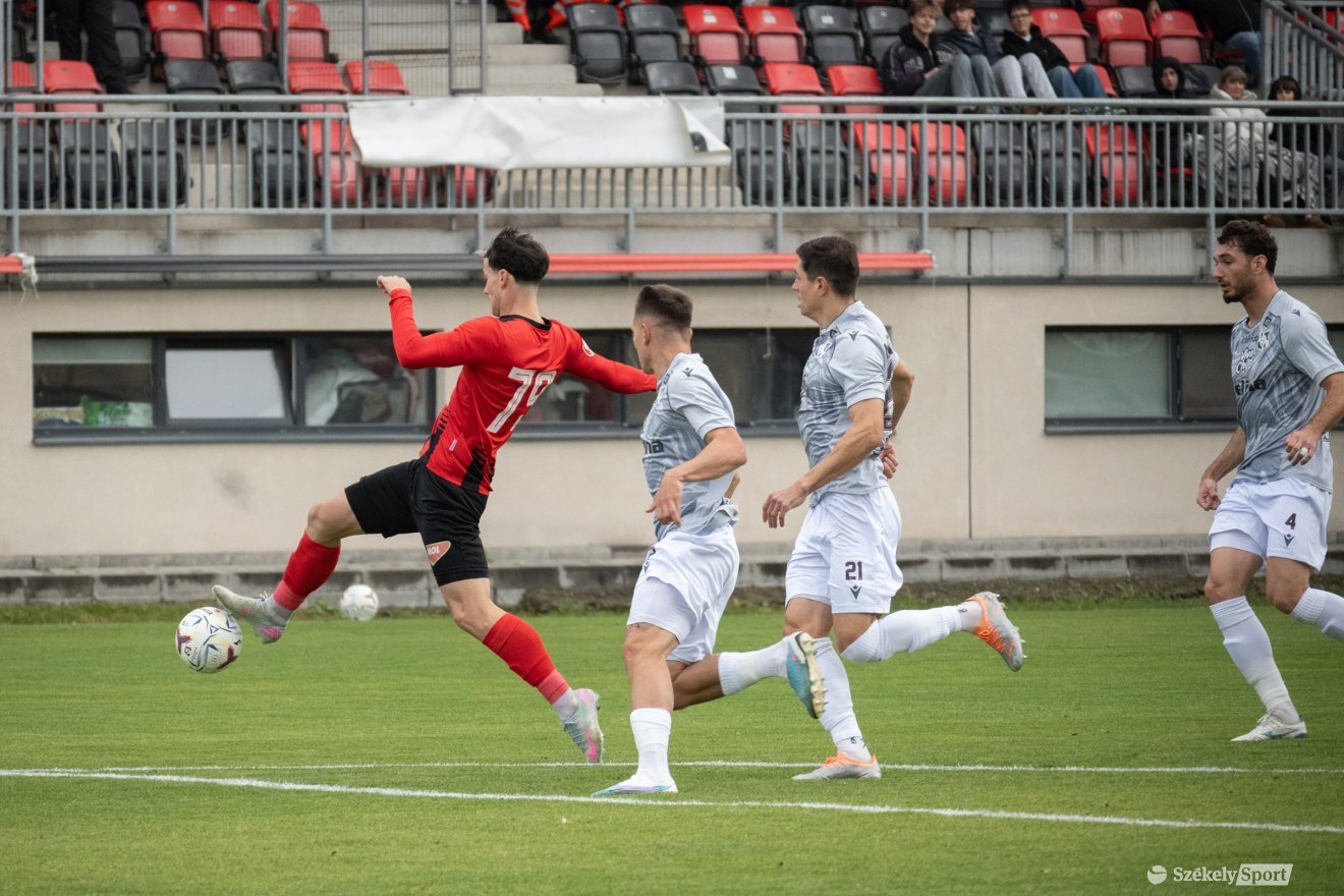 &bullet;  Fotó: Borbély Fanni