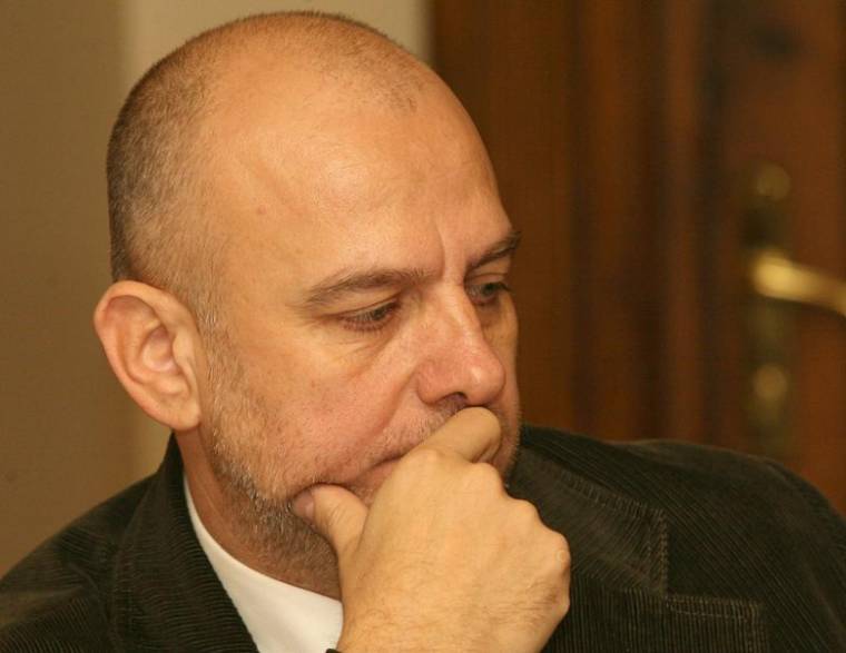 30000 állami alkalmazott veszíti el munkahelyét