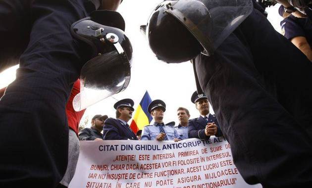 A rendőrök tüntetése törvényt sértett és aláaknázta az állami autoritást