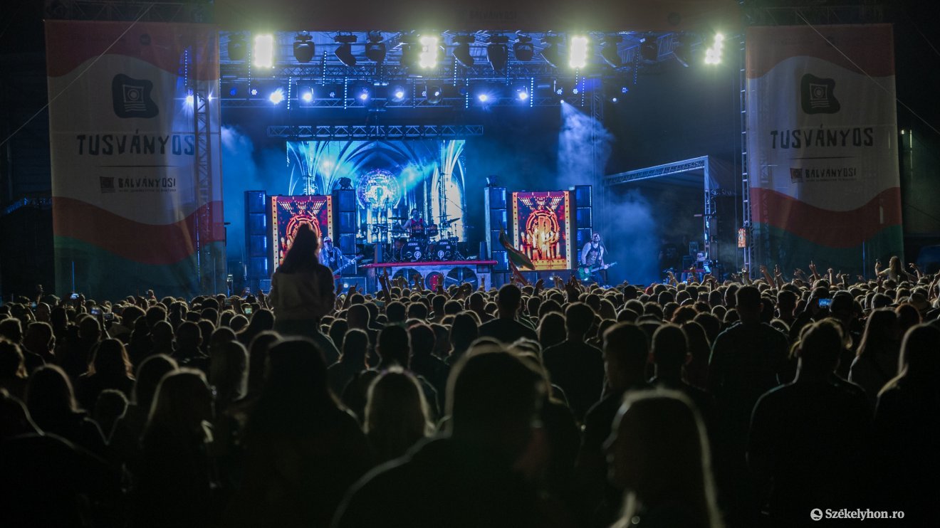 &bullet;  Fotó: Pinti Attila