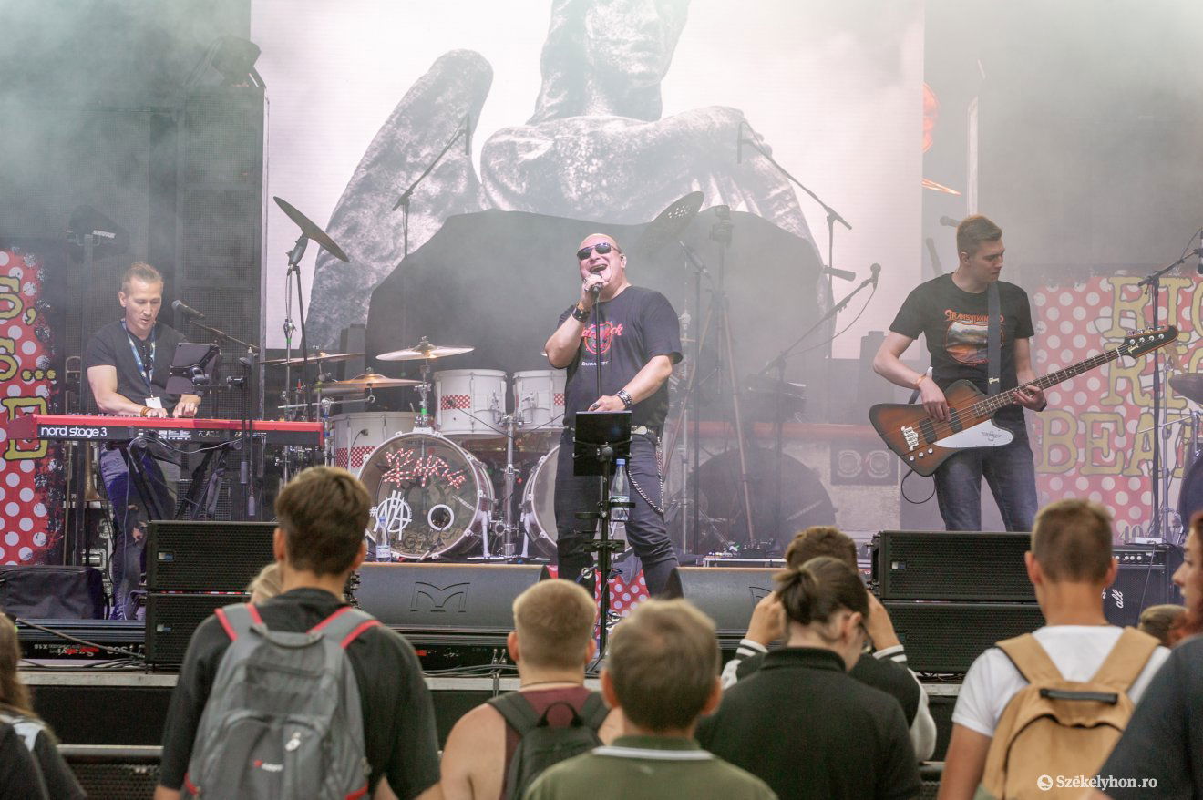 &bullet;  Fotó: Pinti Attila