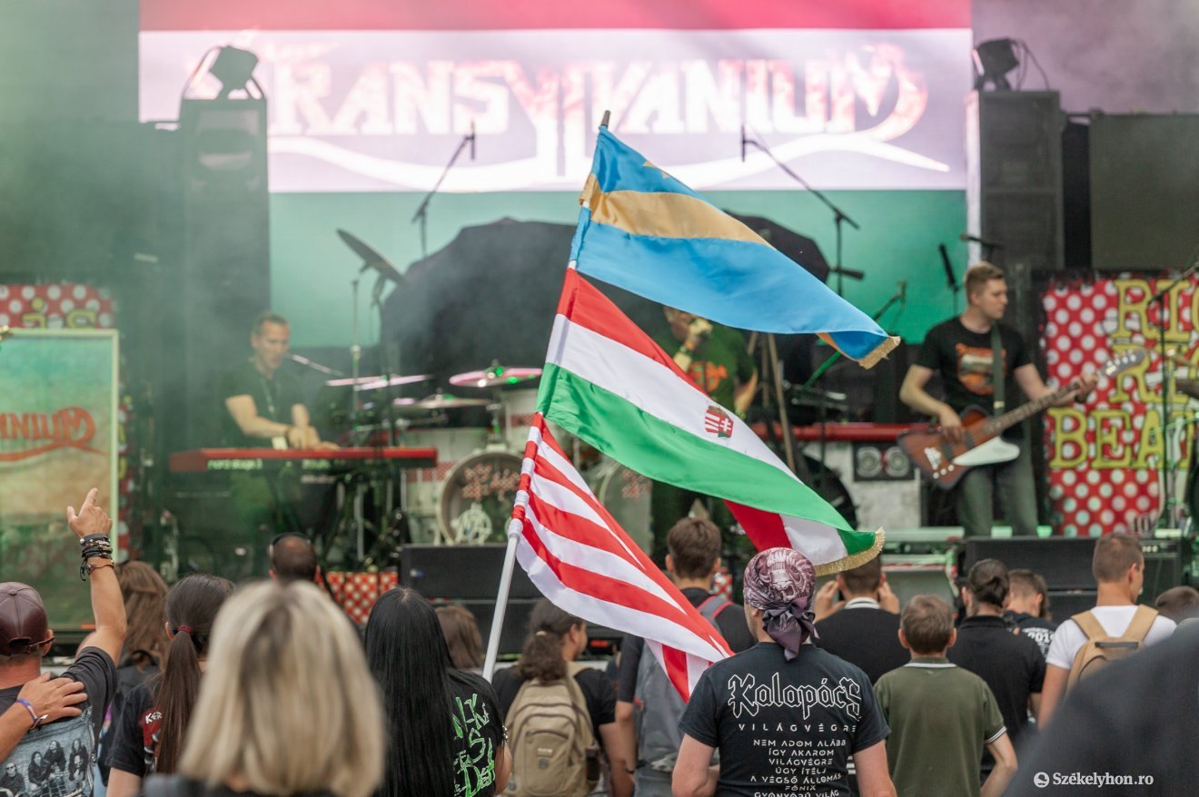 &bullet;  Fotó: Pinti Attila