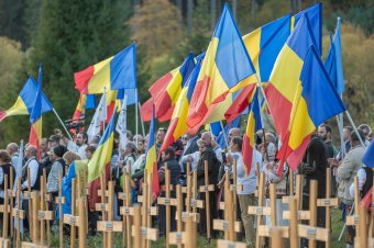 Veréb a fecskefészekben – hiánypótló dokumentumfilm Úzvölgyéről