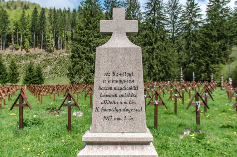 Bekérette a védelmi minisztert a képviselőház szakbizottsága az úzvölgyi temető ügyében