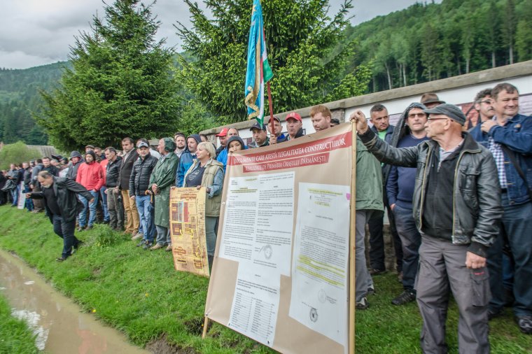 Magyar politikusok felelősségét vizsgálják az úzvölgyi incidens kapcsán