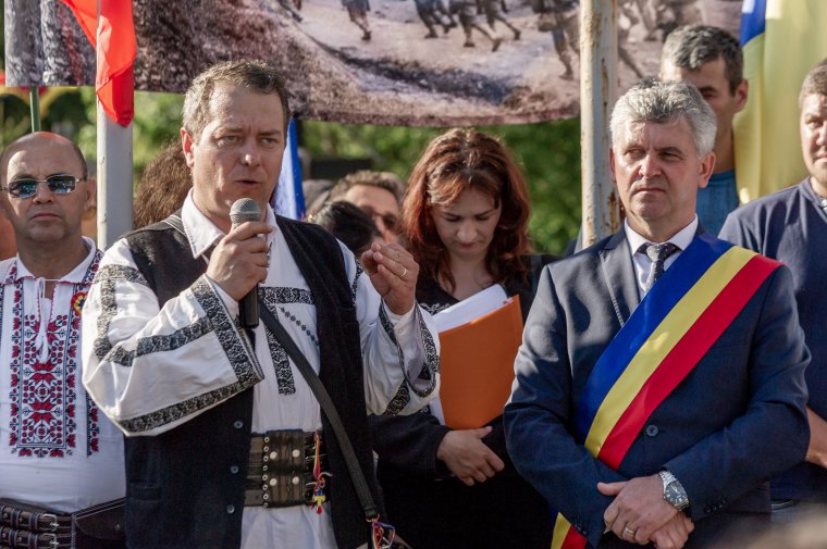 „Ha fejbe vernek, sem jövünk ki Úzvölgyéről” – Nem hajlandó tudomásul venni a bíróság döntését a román nacionalisták vezére