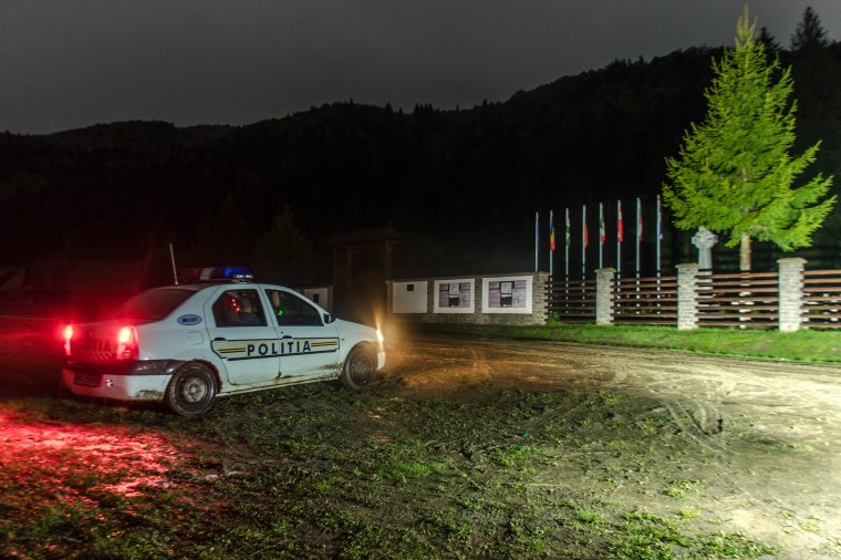 Házkutatást tartottak, kihallgatták, majd hazaengedték Csíkszentmárton alpolgármesterét az úzvölgyi temetőügy kapcsán