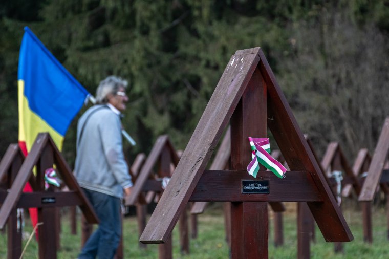 Úzvölgyi katonatemető: a jogi helyzet tisztázatlansága és a jóváhagyások hiánya miatt perel a prefektus