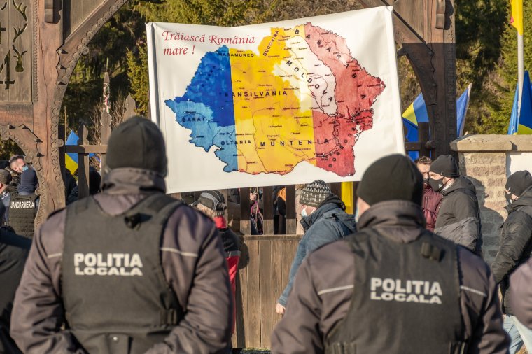 Így ünnepelték a december elsejét az úzvölgyi katonatemetőben