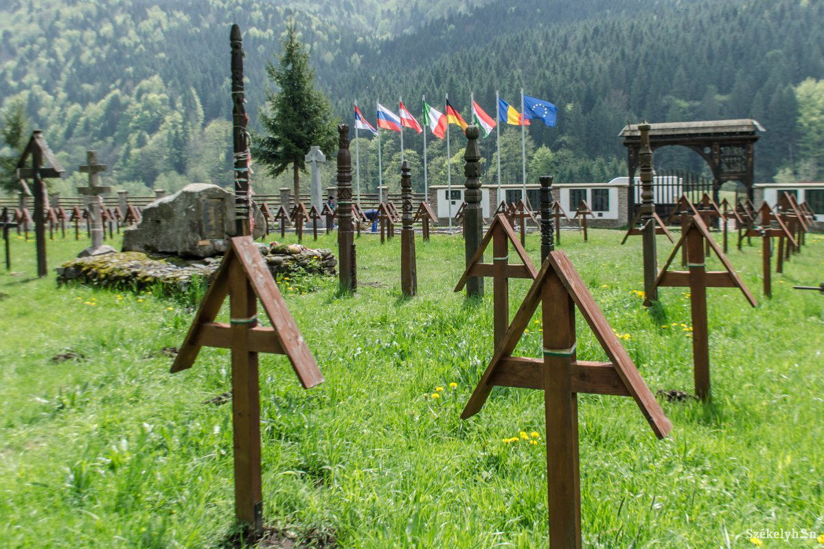 Ökumenikus istentiszteletre várnak mindenkit vasárnap az úzvölgyi haditemetőbe •  Fotó: Pinti Attila