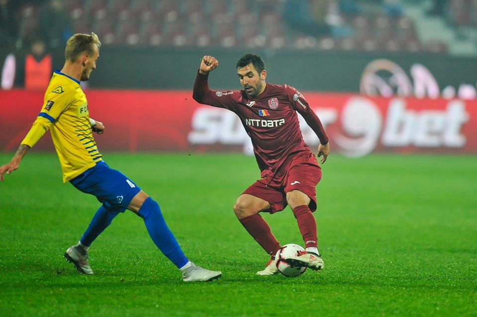 Culio megnyerhette volna a meccset a CFR-nek, de kihagyta a tizenegyest &bullet;  Fotó: Facebook/Fotbal Club CFR