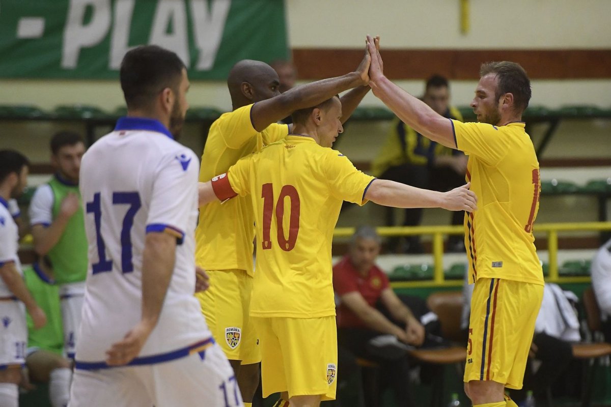 &bullet;  Fotó: FRF