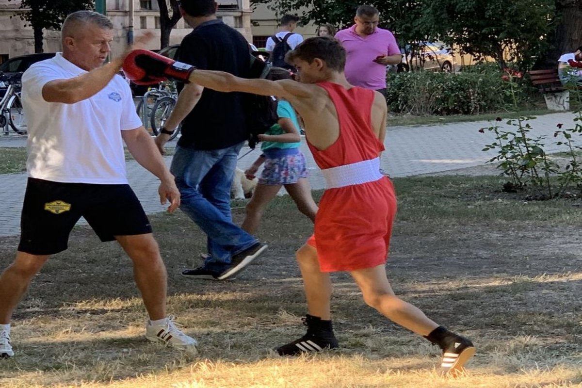 &bullet;  Fotó: Facebook/Madárfészek-Godako Ökölvívó Akadémia