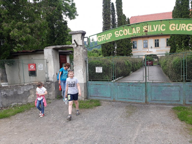 A görgényszentimrei erdészeti iskolának már semmi köze a nagy elődök szakmai oktatásához •  Fotó: Szucher Ervin