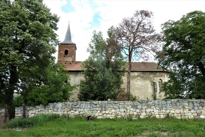 Az alvinci református templom eredeti szépségében. Kevés dél-erdélyi templomot sikerül megmenteni •  Fotó: Demján László