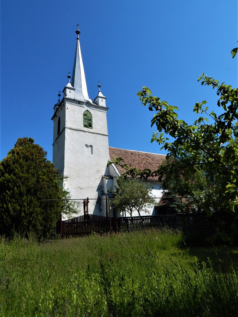 A nyárádszentmártoni templom tornyát 1720-ban fejezték be az építők • Fotó: Demján László