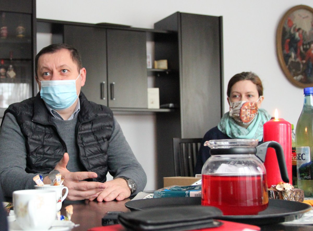 A nagybányai szórványkollégium alapemberei: Szmutku Róbert esperes és Kozics Noémi nevelőnő &bullet;  Fotó: Jakab Mónika