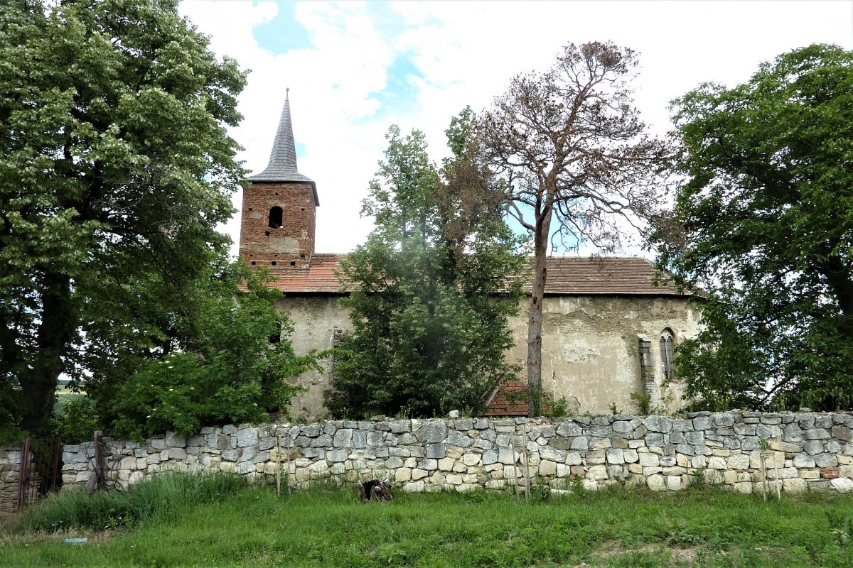 Az alvinci református templom eredeti szépségében. Kevés dél-erdélyi templomot sikerül megmenteni •  Fotó: Demján László